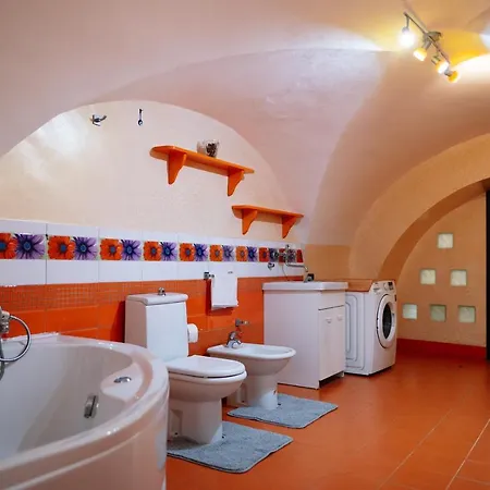 Groove House 卡塔尼亚