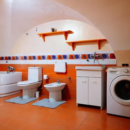 Groove House * 卡塔尼亚